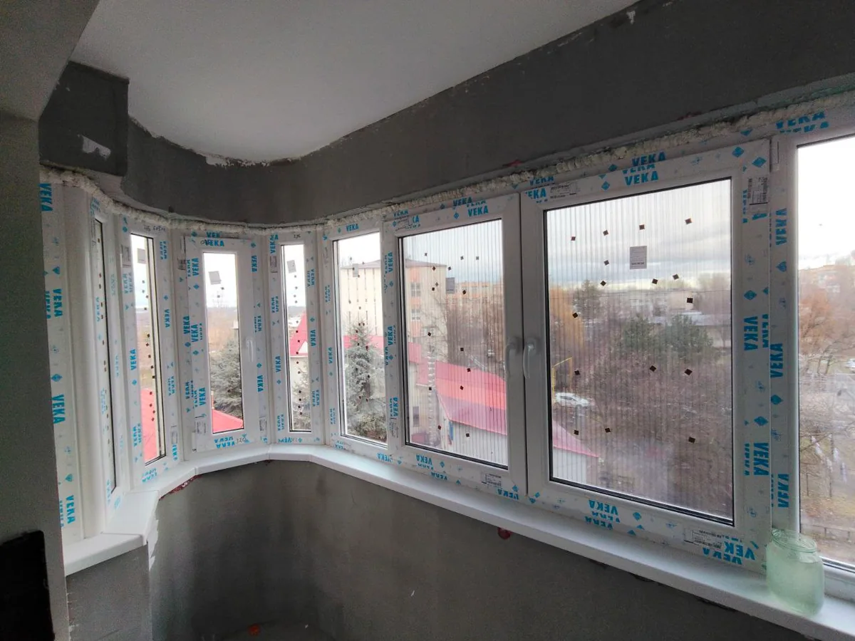 Bloc de balcon PVC alb VEKA, montaj profesional Grafitex