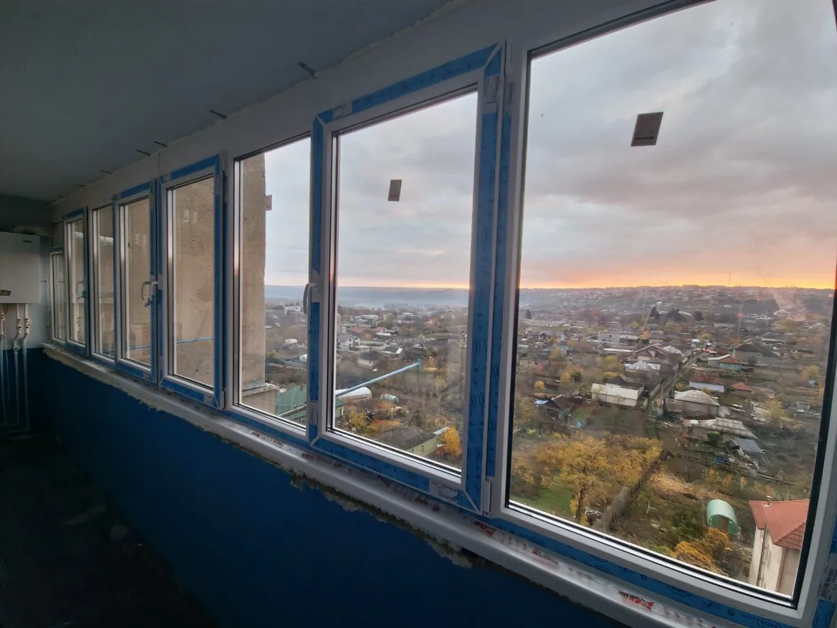 Bloc balcon termopan din PVC VEKA — calitate Grafitex