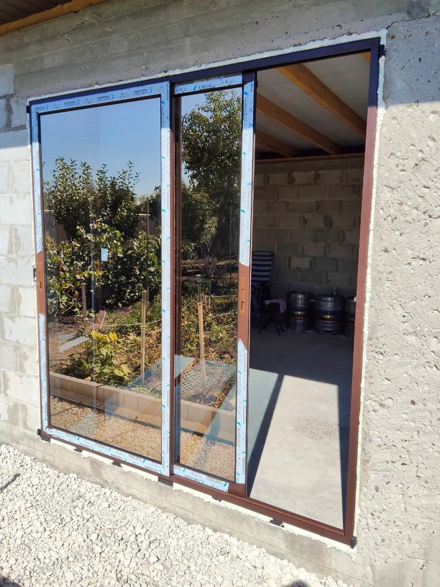 Sistem glisant PVC alb VEKA, montaj profesional Grafitex