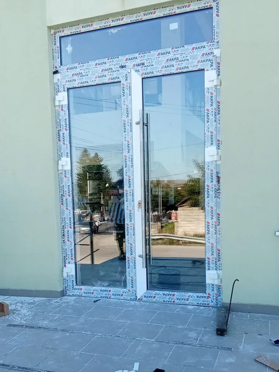 Ușă din aluminiu pentru locuință — proiect Grafitex