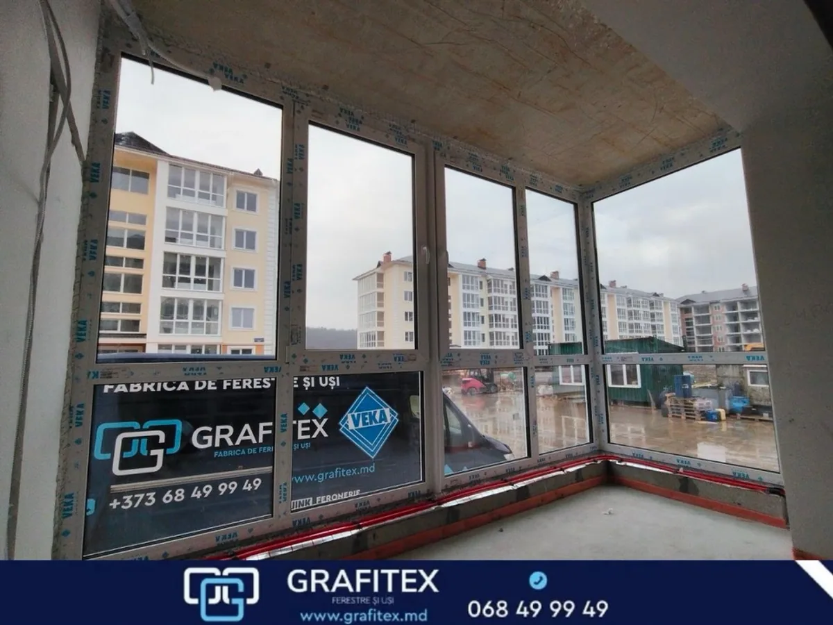 Exemplu de vitraj logie PVC VEKA — montaj Grafitex Moldova