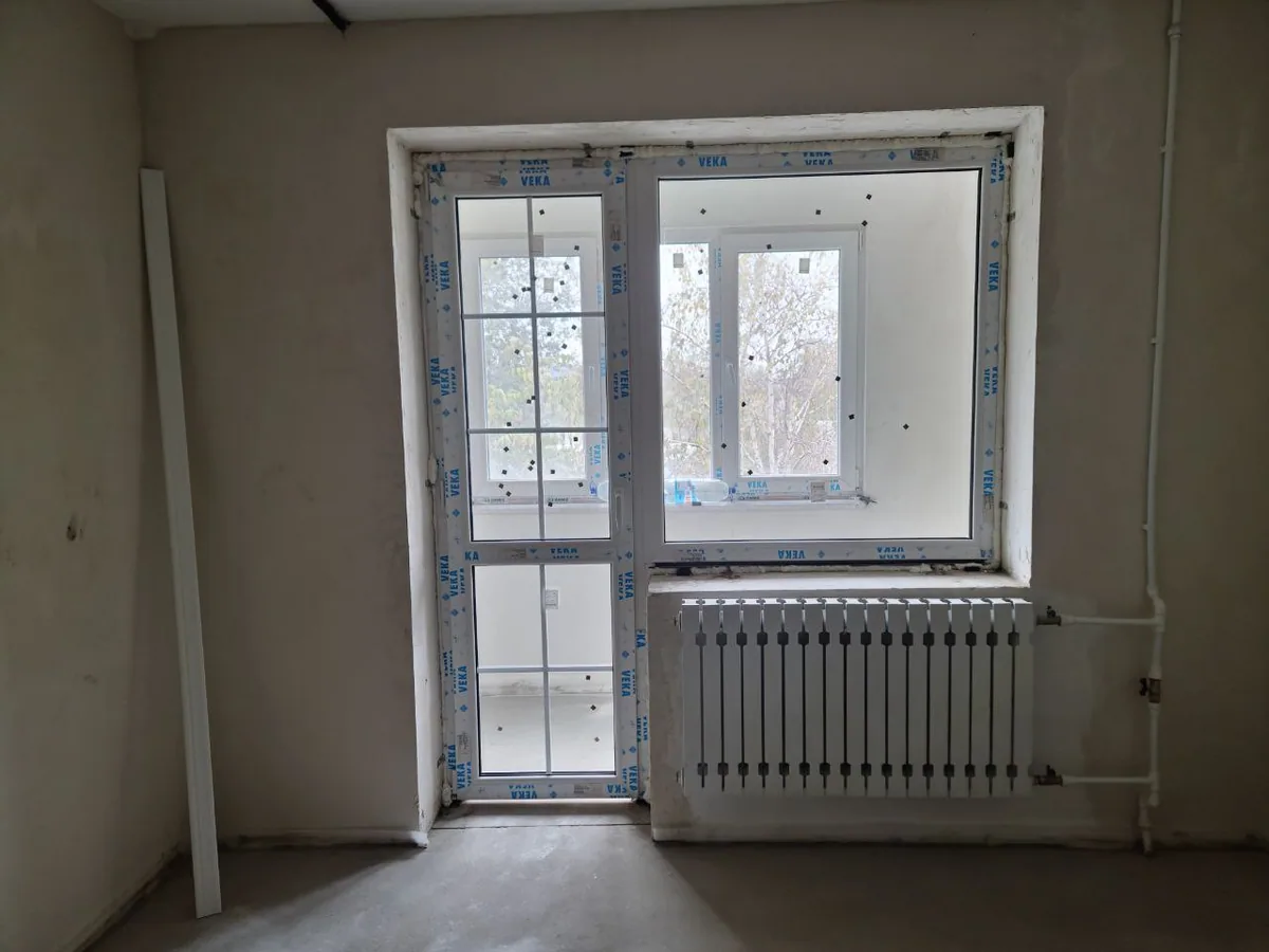 Vitraj logie PVC VEKA pentru apartament — proiect Grafitex